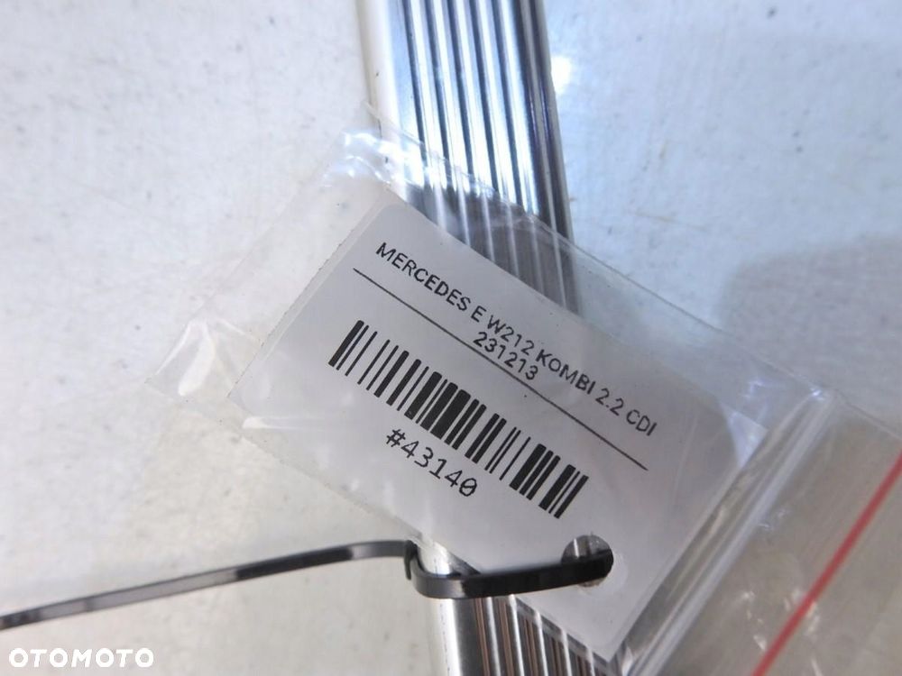 LISTWA KAROSERYJNA PRAWA MERCEDES W212 KOMBI - 4