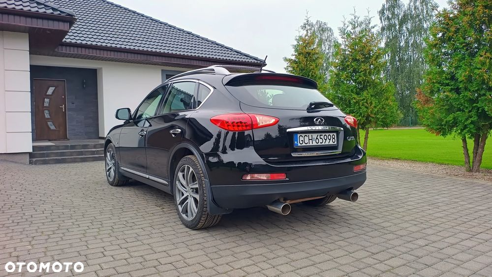 Infiniti Q50 - 2