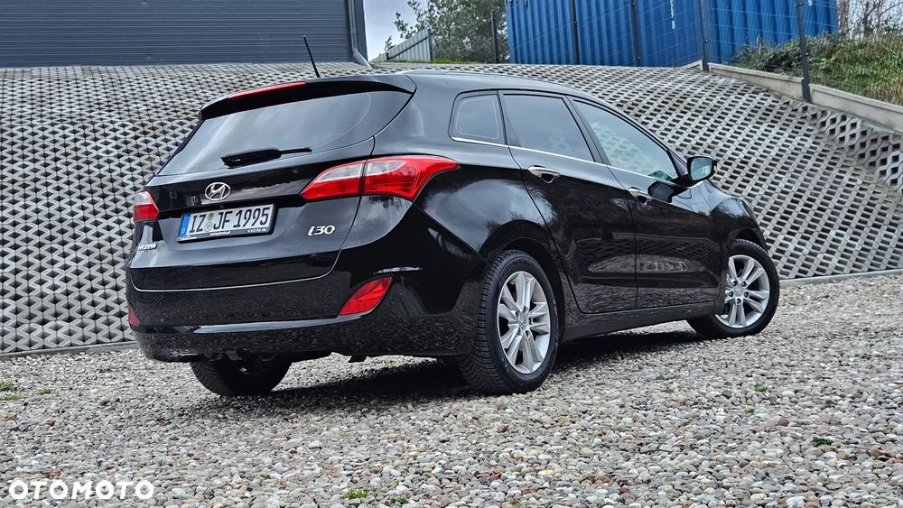 Hyundai i30 1.6 CRDi Automatik Style - 4
