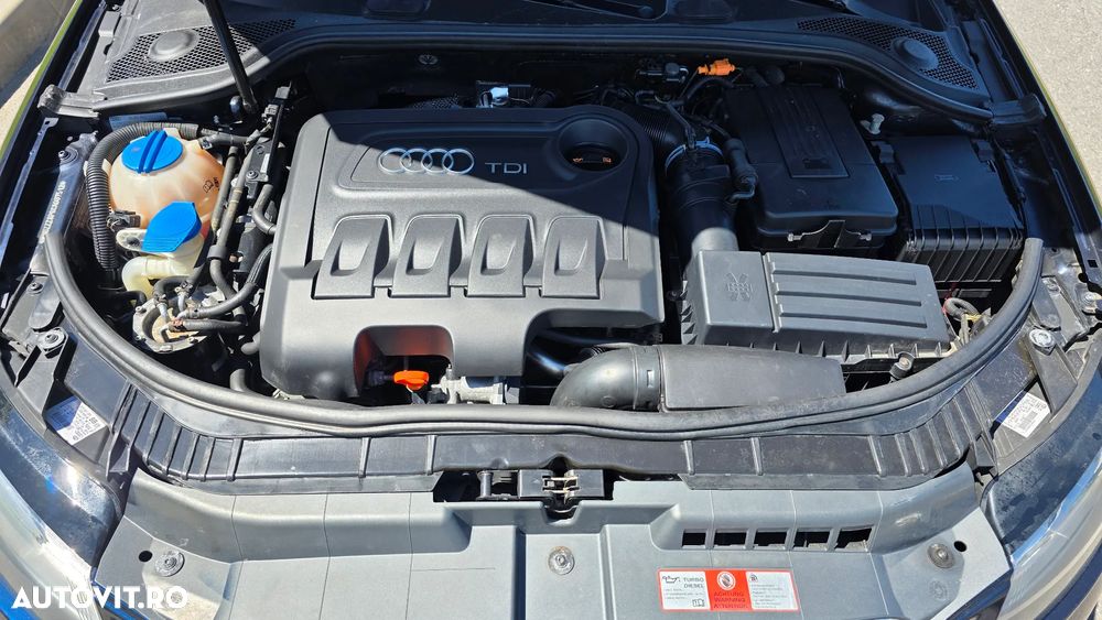 Audi A3 2.0 TDI DPF S tronic S line Sportpaket - 16