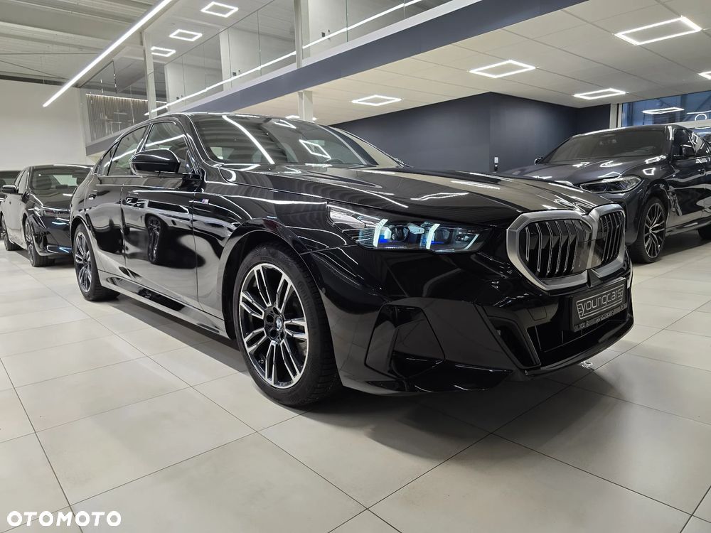 BMW Seria 5 520i mHEV M Sport - 6