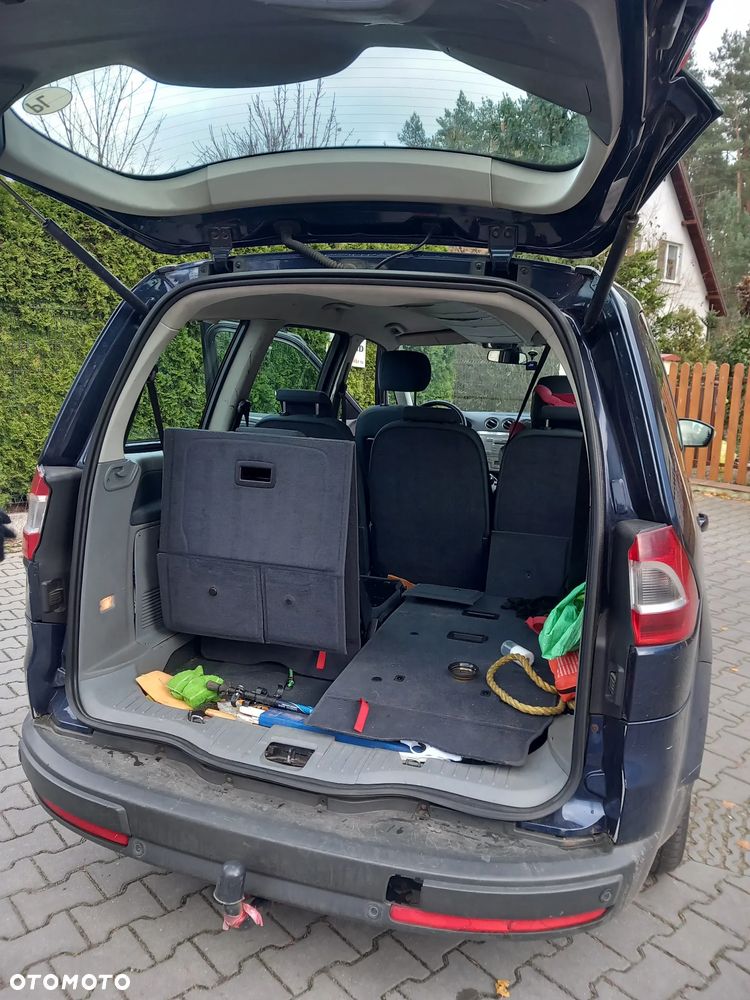 Ford Galaxy - 4