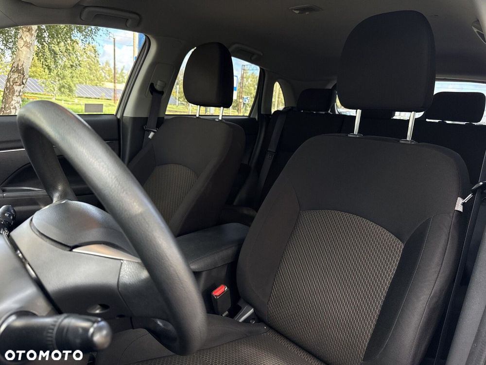 Mitsubishi ASX 2.0 Invite - 12