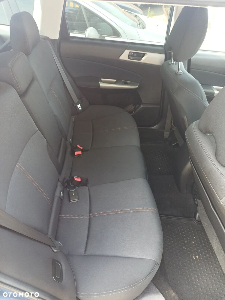 Subaru Forester 2.0D XA 000 - 7