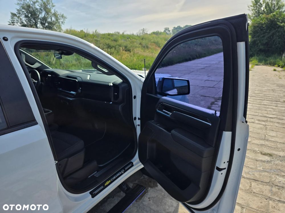Chevrolet Silverado - 19