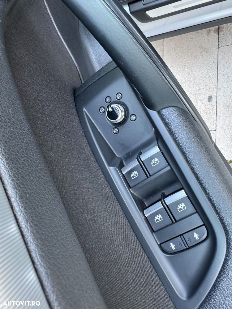 Audi Q5 2.0 40 TDI quattro S tronic Sport - 35