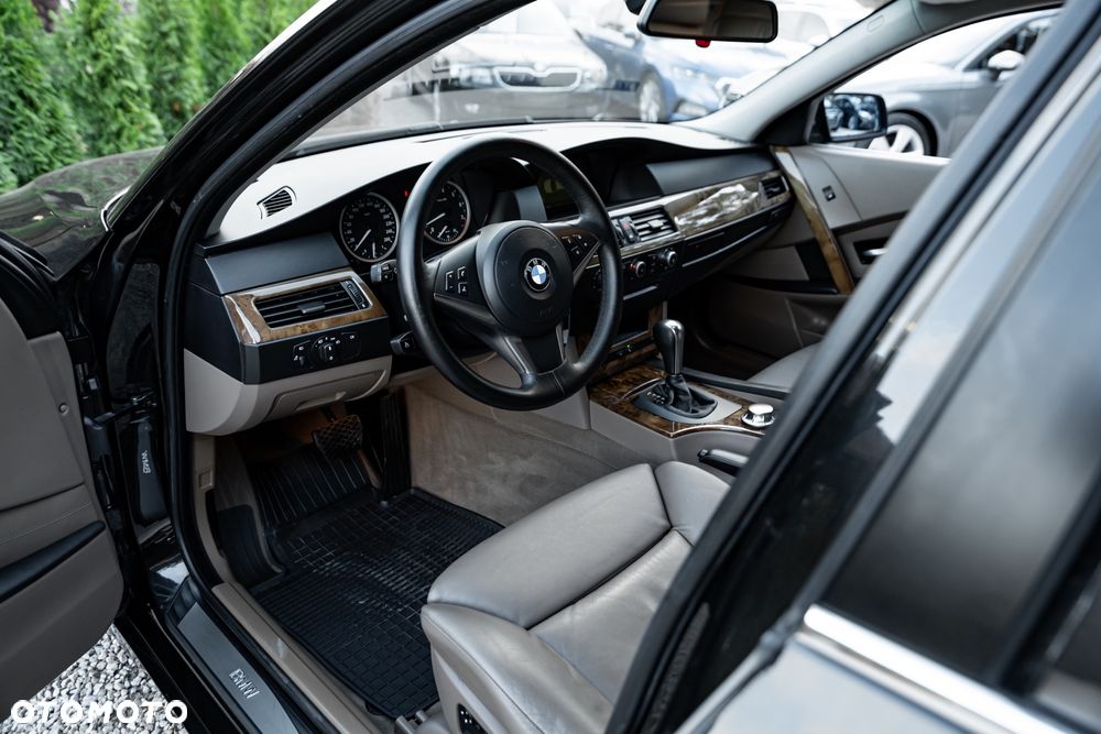 BMW Seria 5 530i - 15
