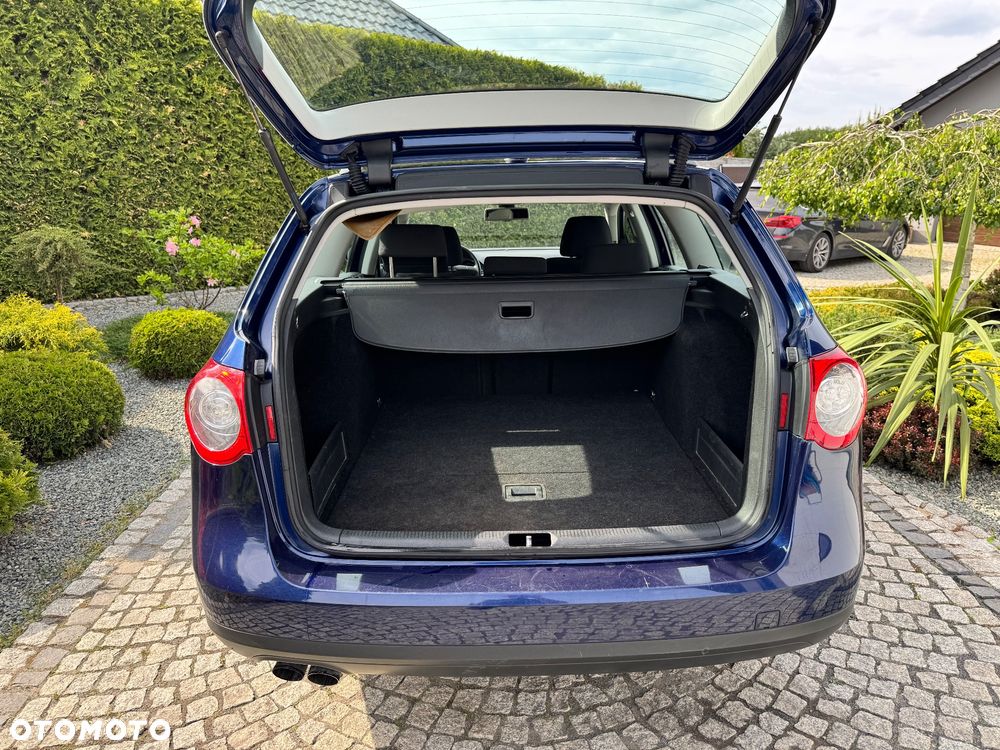 Volkswagen Passat - 30