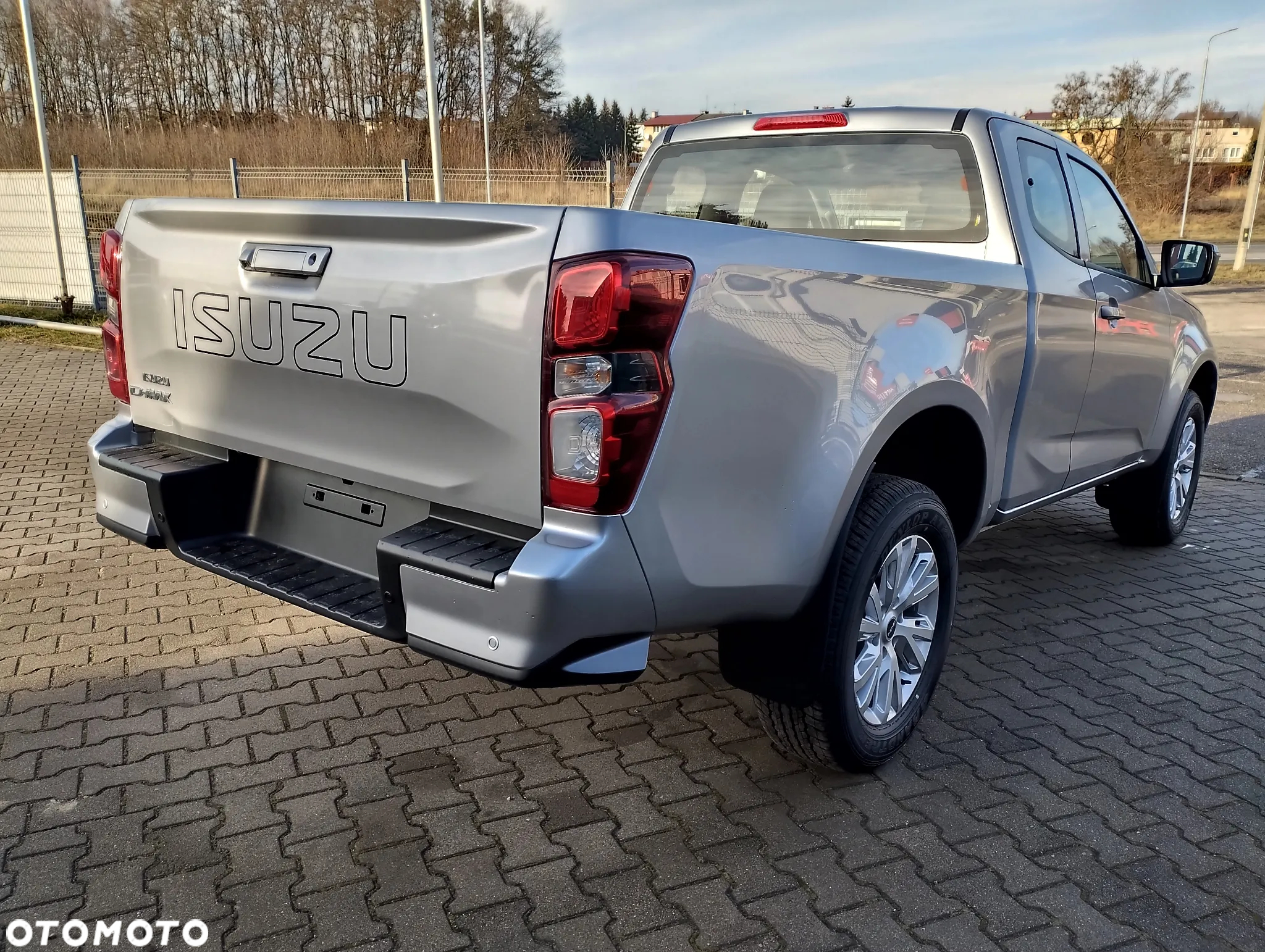Isuzu D-Max 1.9 EC LS - 6