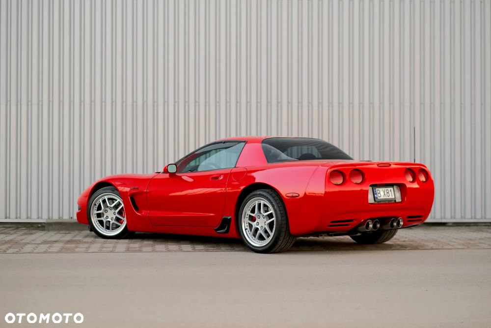 Chevrolet Corvette - 3