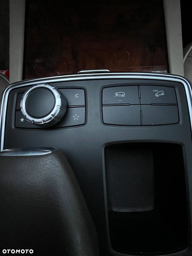Mercedes-Benz ML - 11