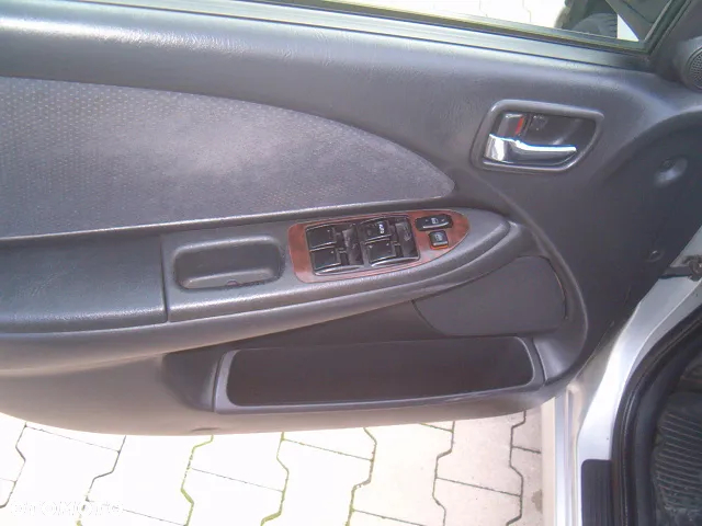 Toyota Avensis 1.8 VVT-i Terra Plus - 21