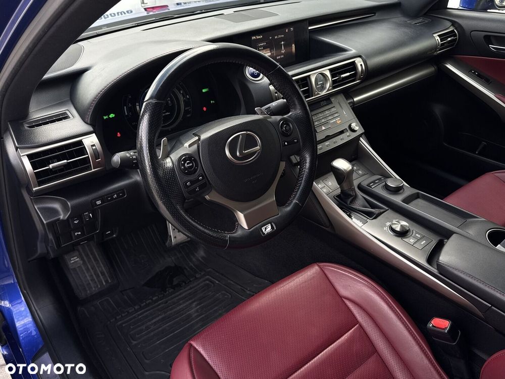 Lexus IS - 14
