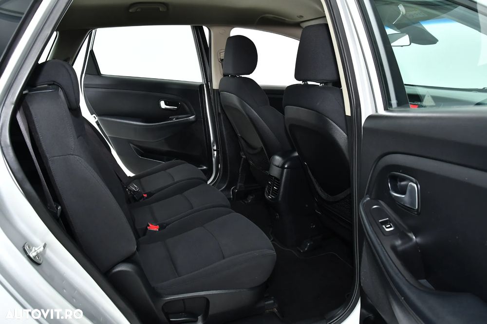 Kia Carens 1.7 DSL Comfort - 12