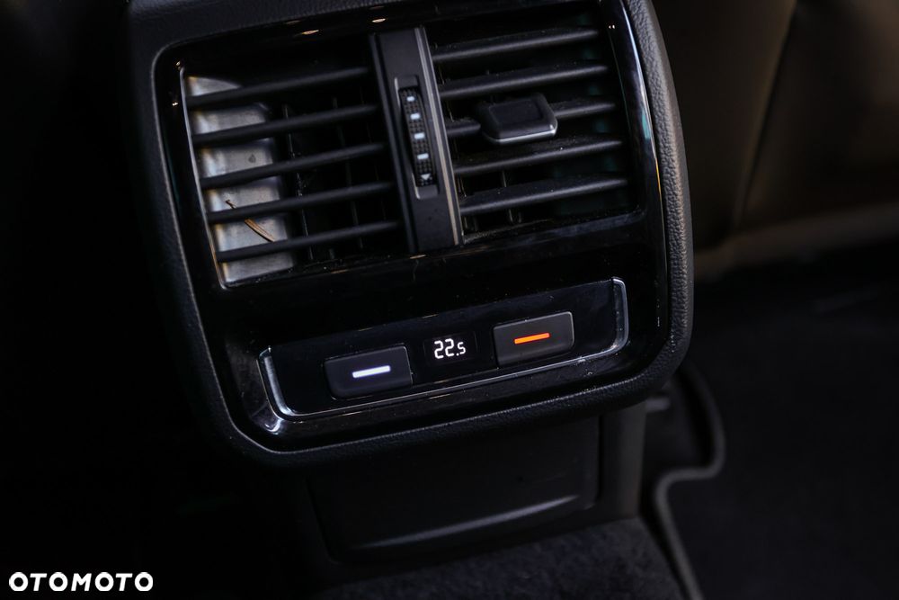 Volkswagen Passat 2.0 TDI SCR (BlueMotion Tech) 4Mot DSG Highline - 28