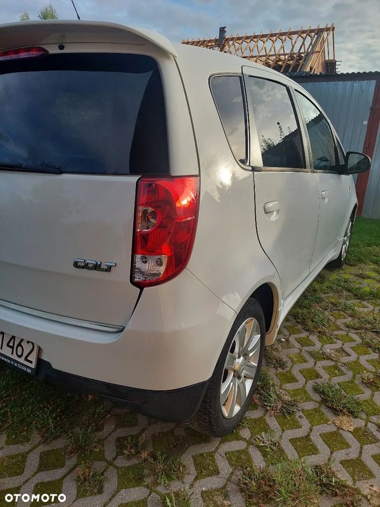 Mitsubishi Colt - 10