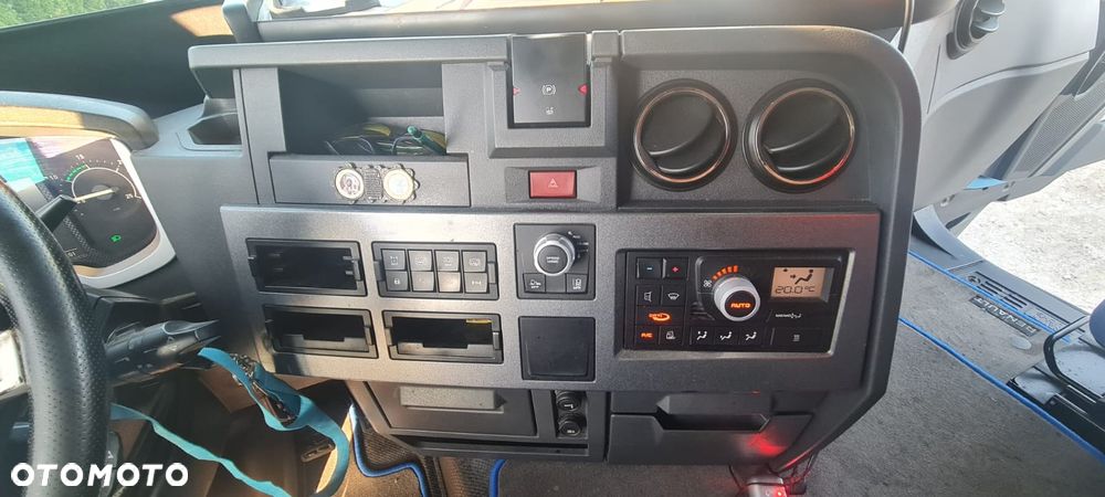 Renault GAMA T 460 - 12
