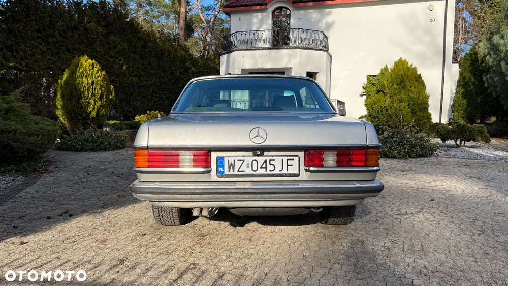 Mercedes-Benz W123 1977 photo 5