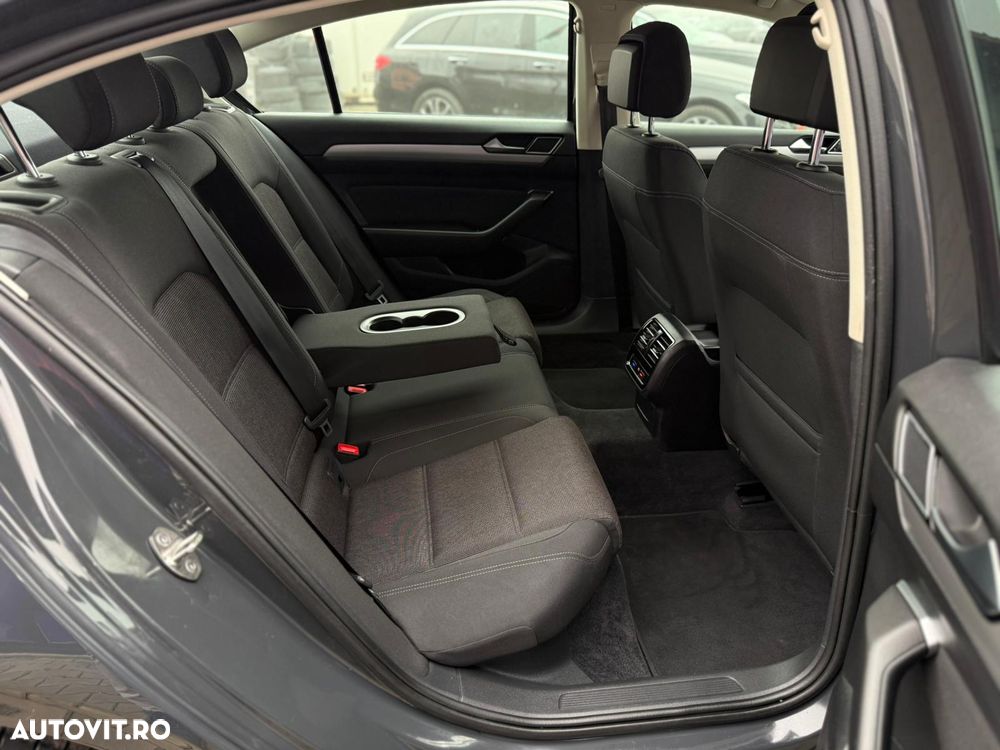 Volkswagen Passat 2.0 TDI DSG Comfortline - 29