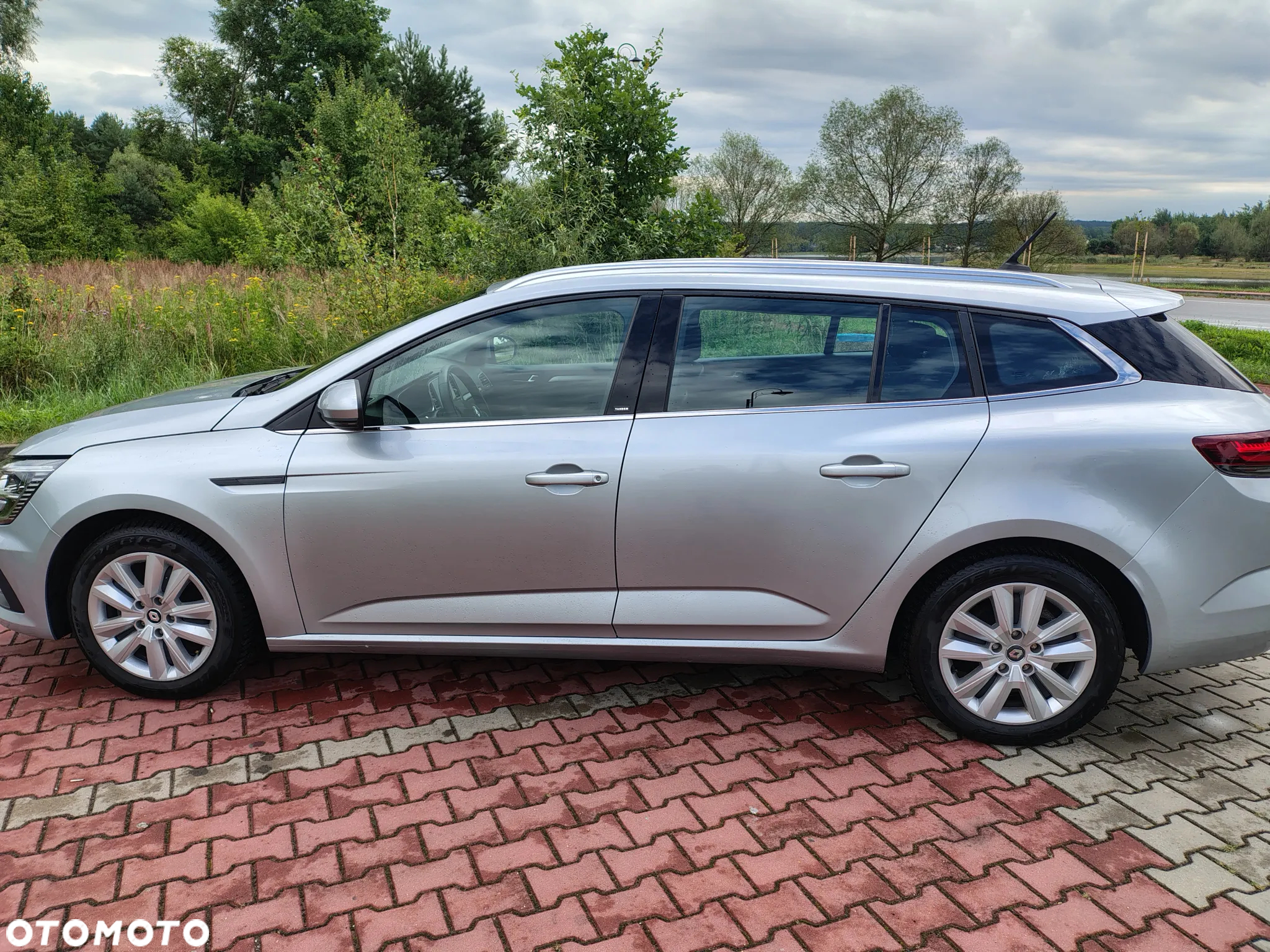 Renault Megane 1.5 Blue dCi Intens - 10
