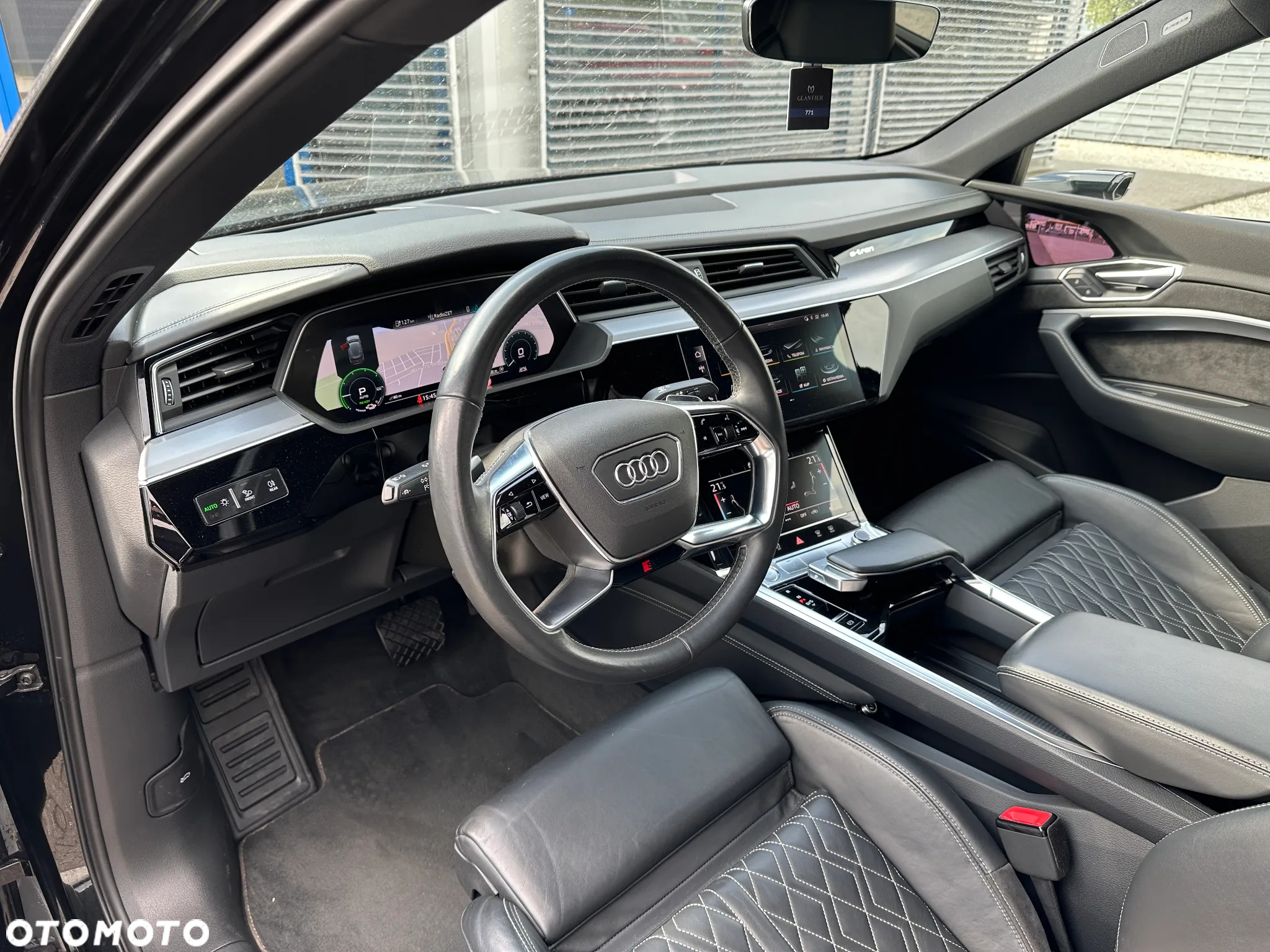 Audi e-tron 55 Quattro S Line - 12