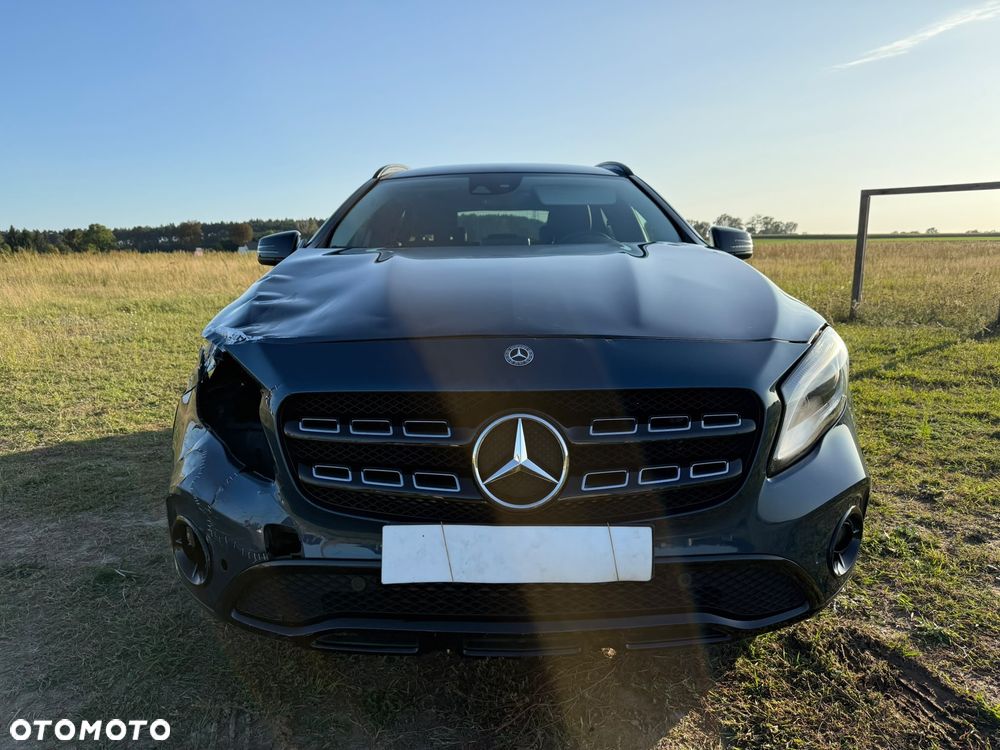 Mercedes-Benz GLA 200 7G-DCT Activity Edition - 39