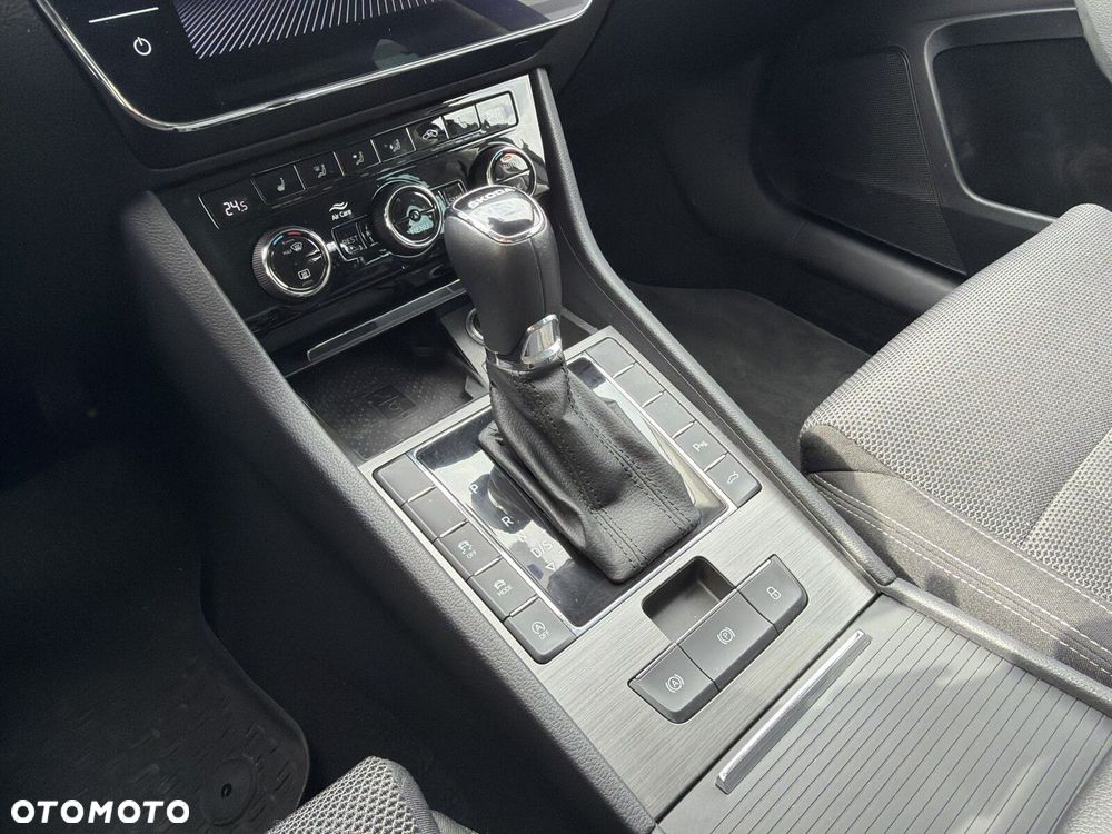 Skoda Superb 2.0 TDI SCR Style DSG - 16