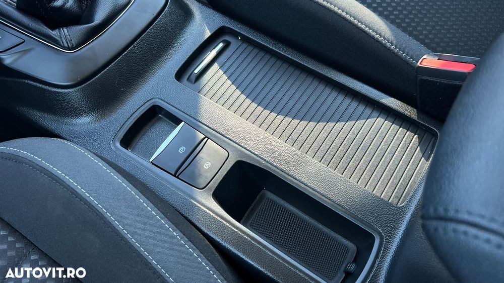FORD Focus 2022 — imagine 11