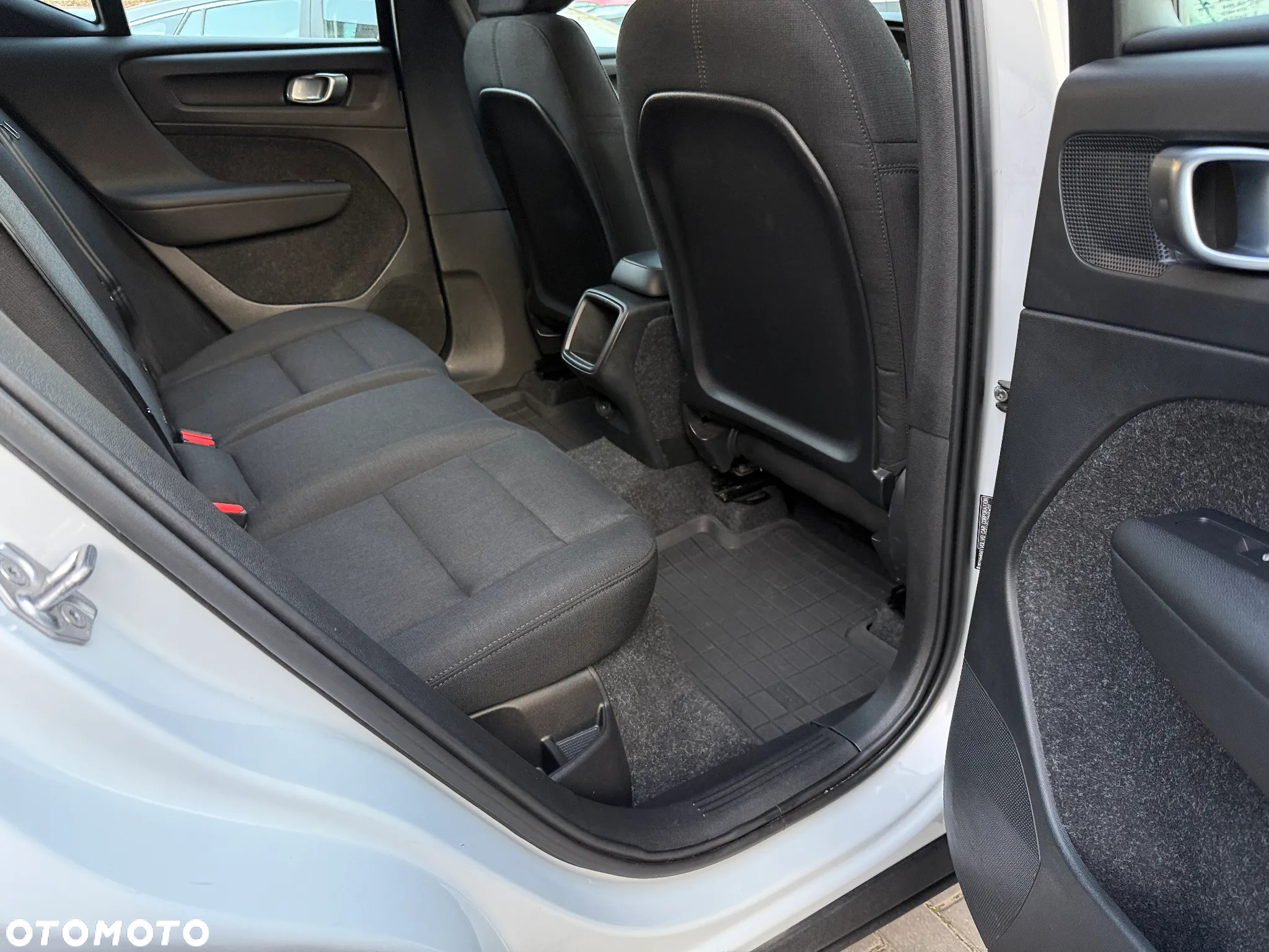 Volvo XC 40 T3 Momentum Pro - 18