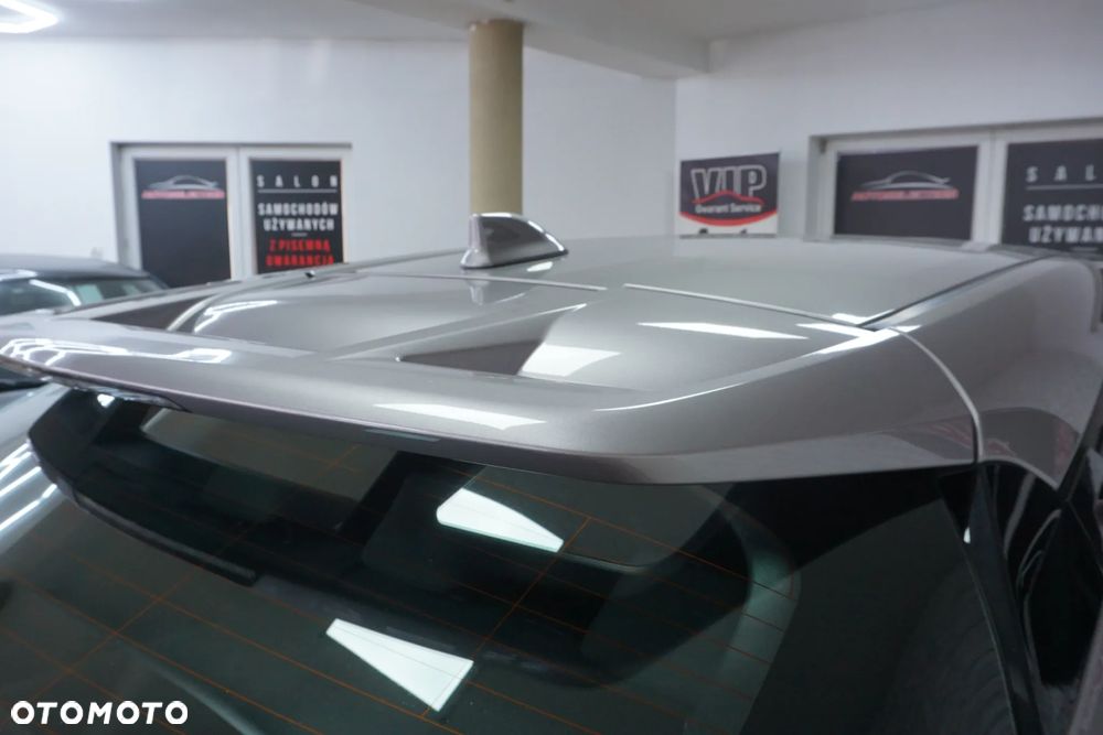 Toyota C-HR Hybrid Business-Edition - 17