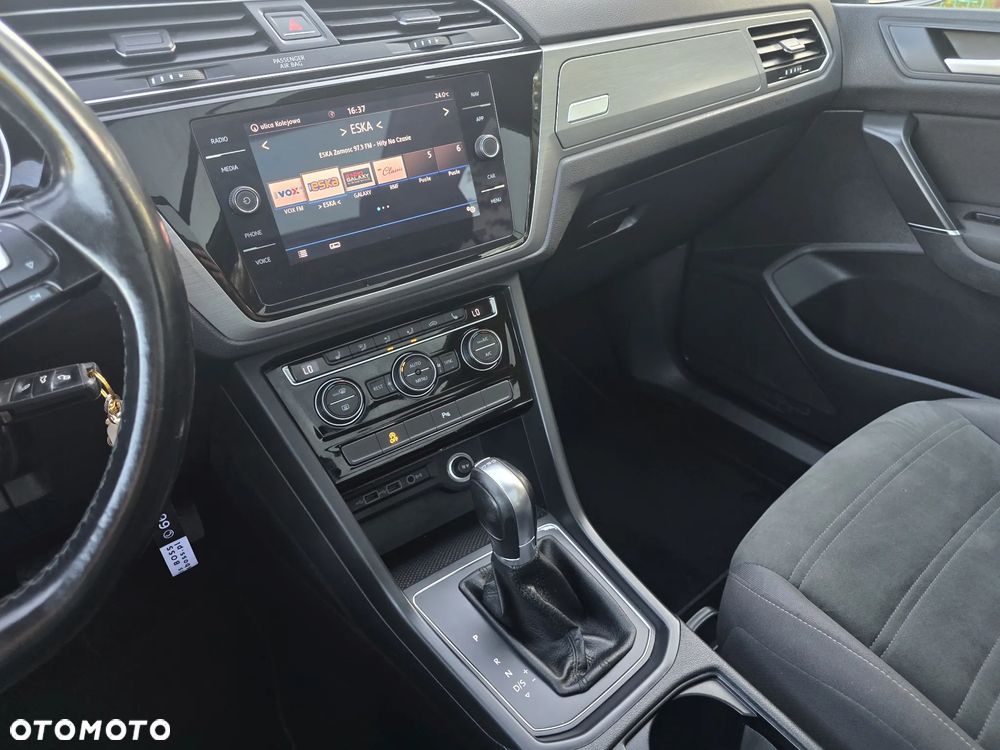 Volkswagen Touran - 18