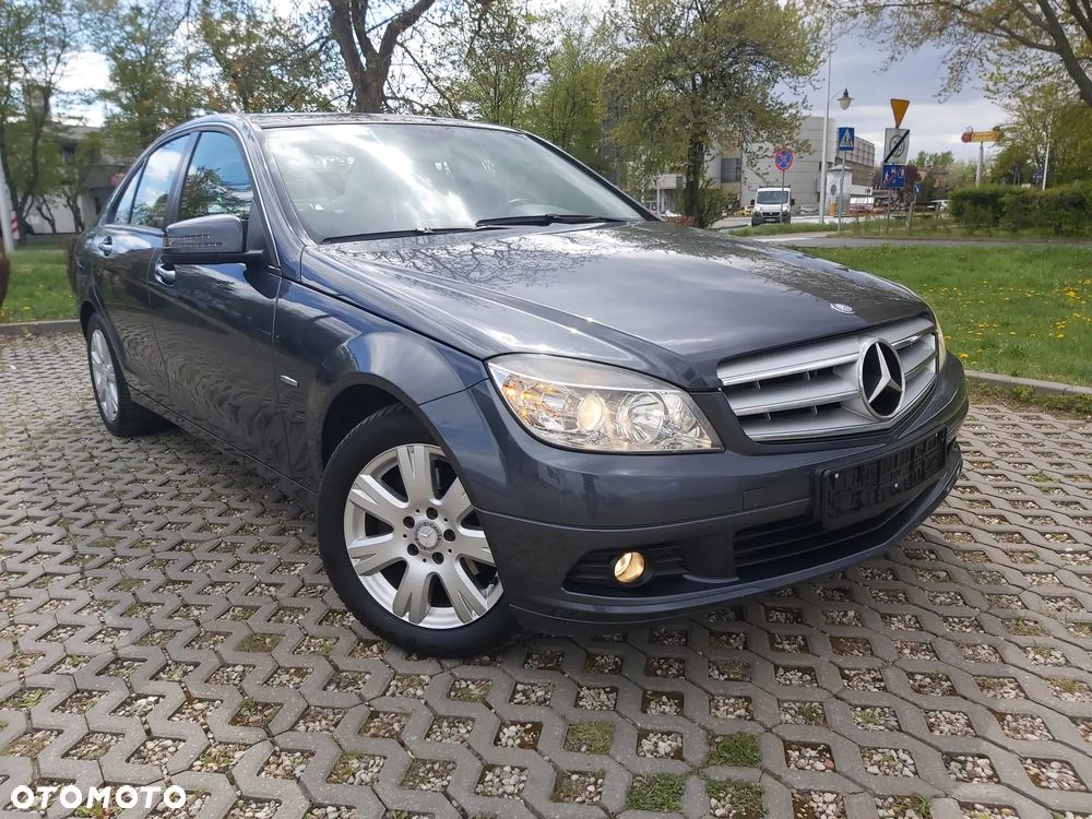 Mercedes-Benz Klasa C 200 CDI BlueEff Avantgarde - 32