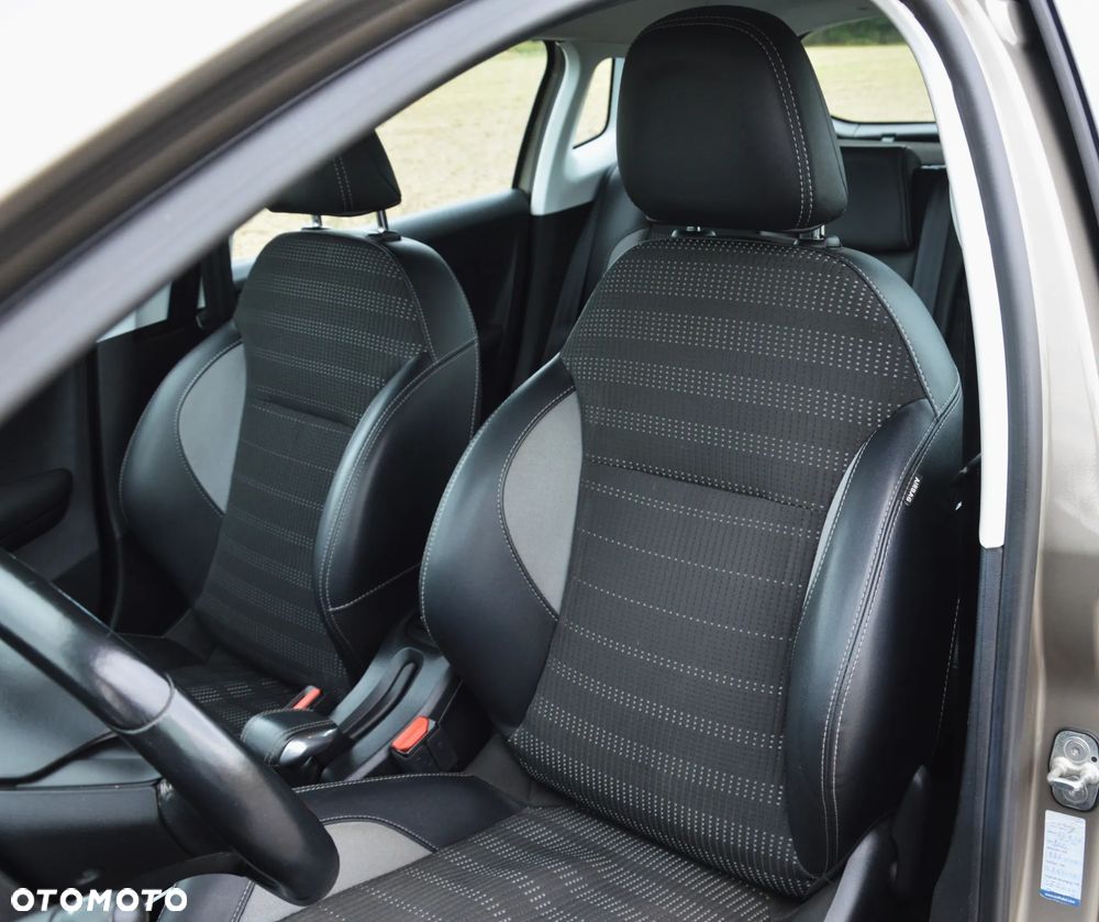 Peugeot 2008 - 14