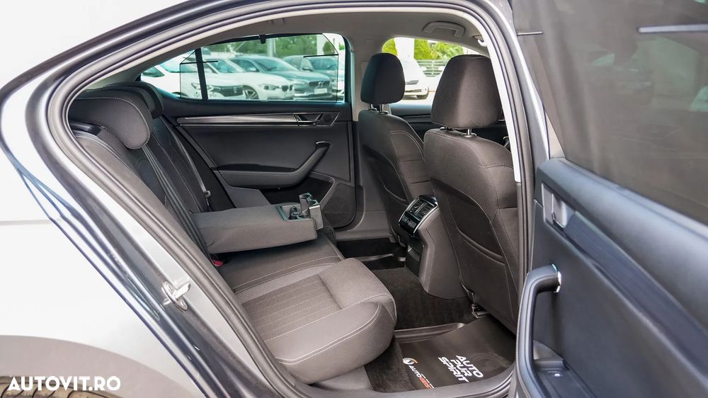 Skoda Superb 2.0 TDI DSG Style - 36