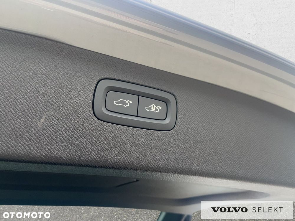 Volvo XC 90 - 21