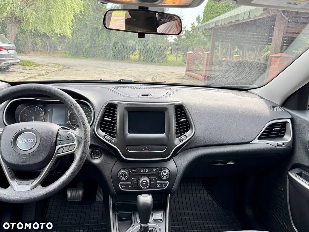 Jeep Cherokee - 12