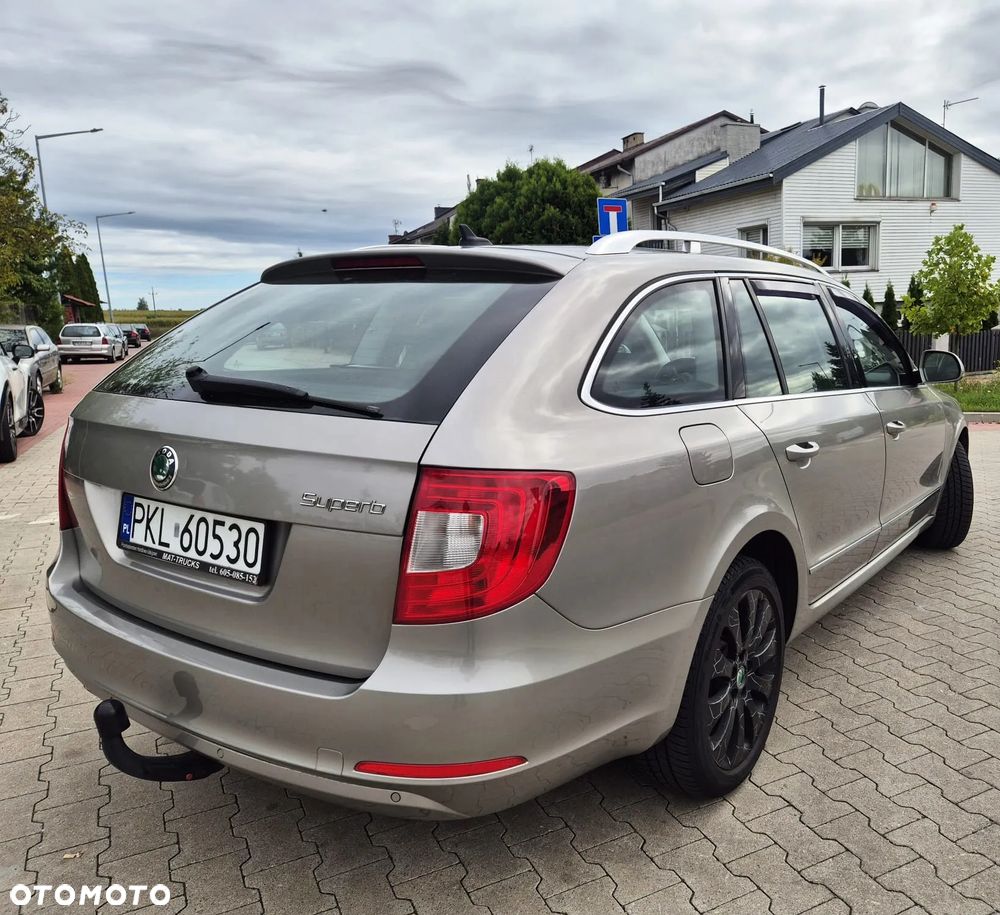 Skoda Superb 2.0 TDI L&K DSG - 2