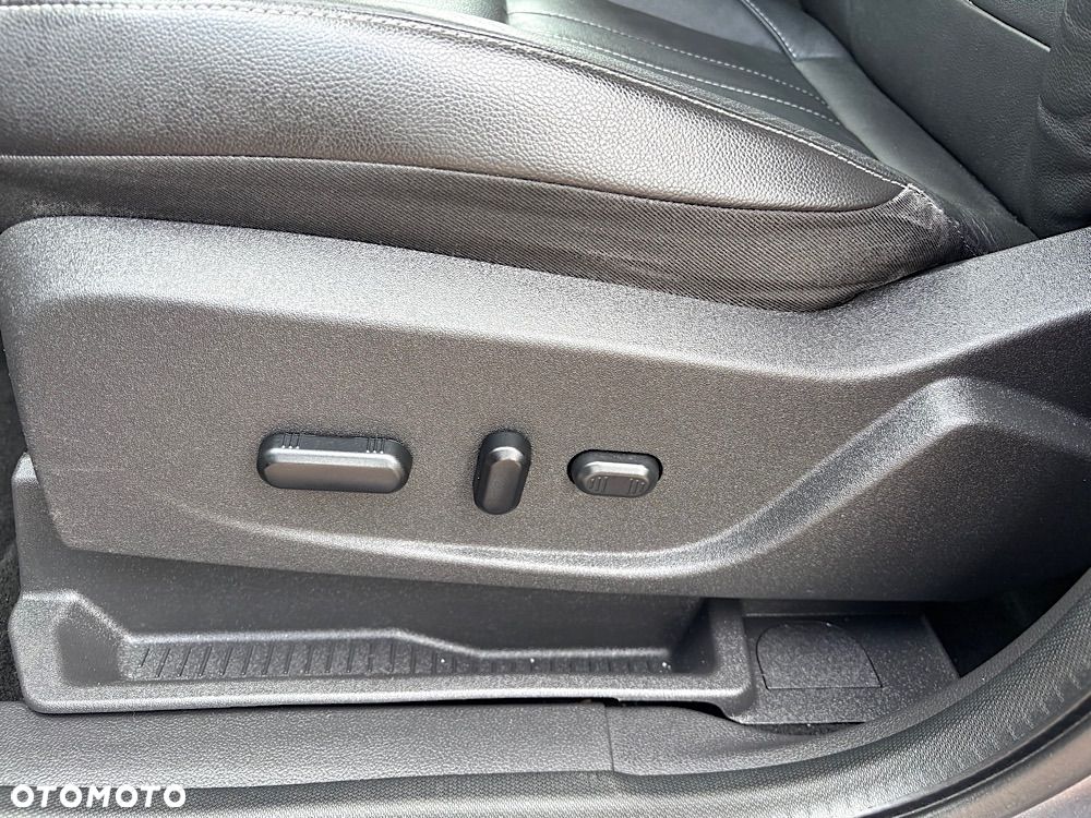 Ford Kuga 2.0 TDCi 4WD Titanium Plus - 32