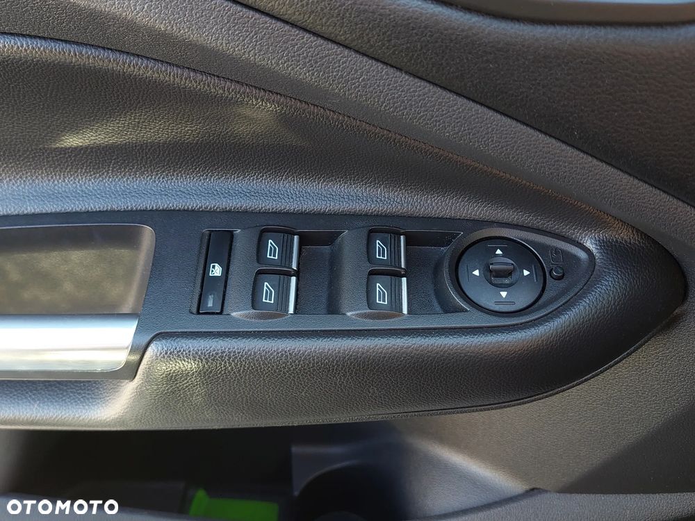 Ford Kuga - 17