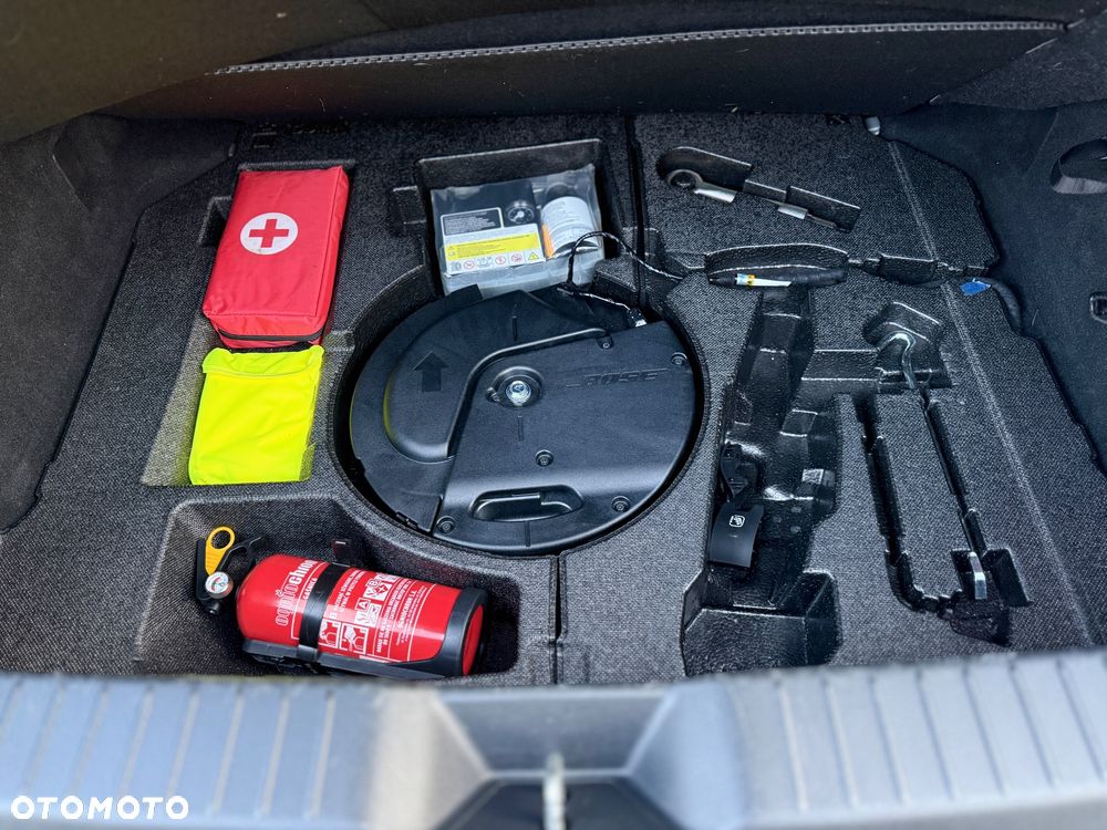 Mazda 3 e-SKYACTIV-G 122 M HYBRID DRIVE EXCLUSIVE-LINE - 35