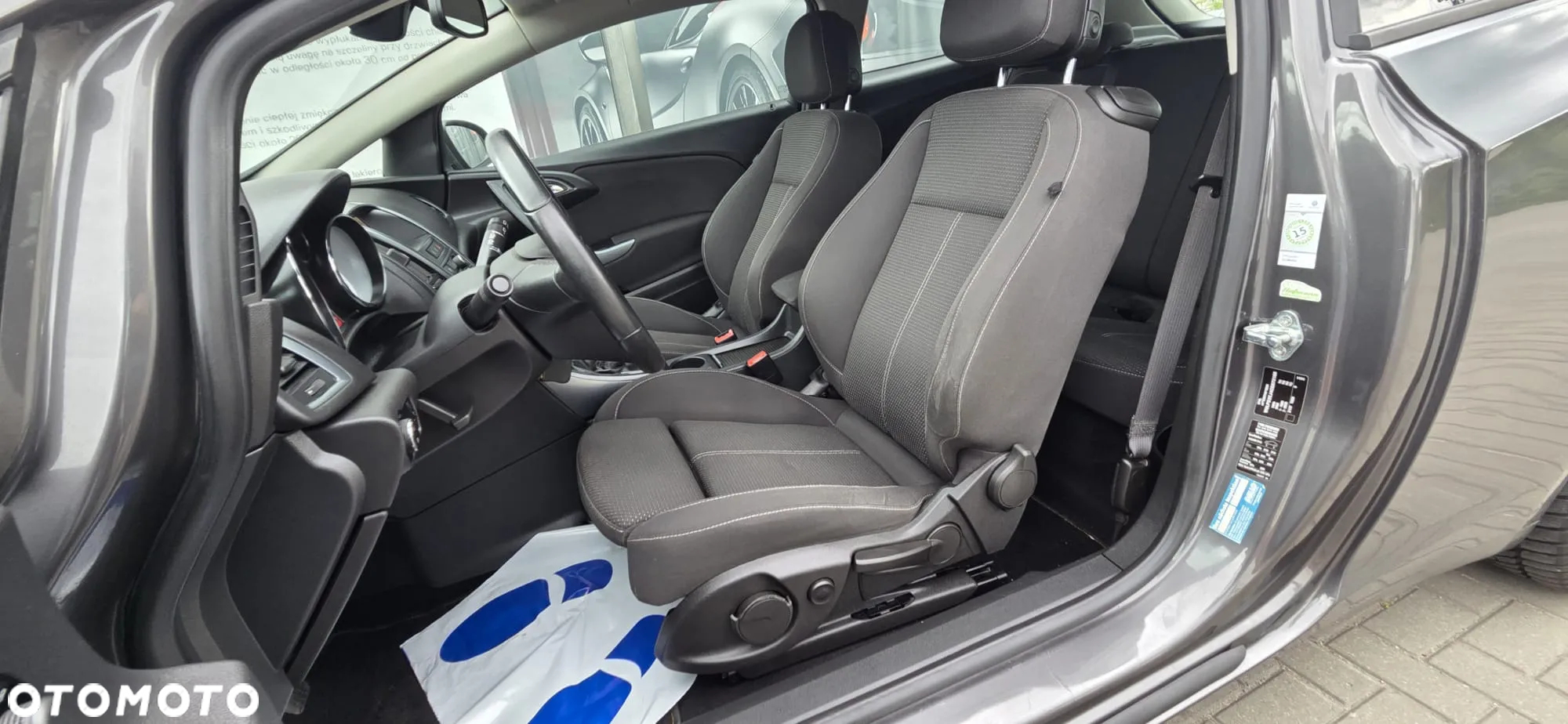Opel Astra GTC 1.6 Turbo Innovation - 31