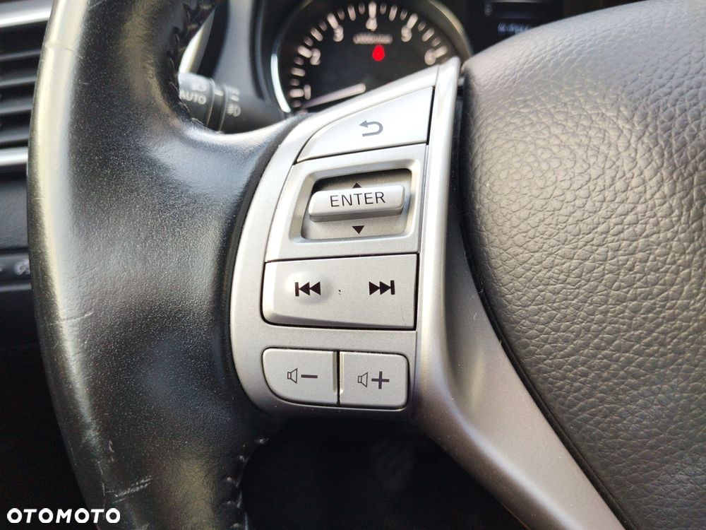 Nissan Qashqai 1.6 DIG-T N-Connecta - 19