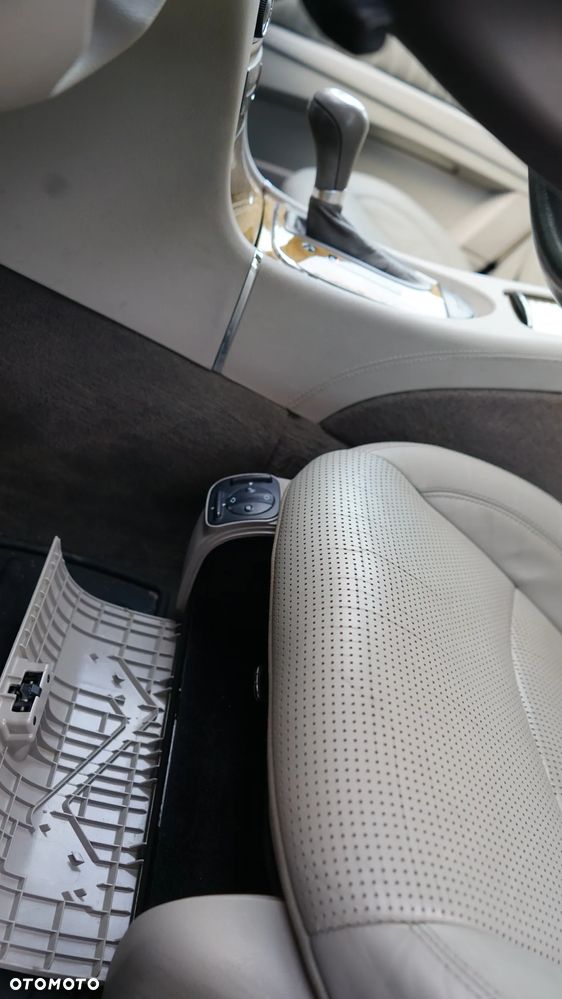 Mercedes-Benz Klasa E 63 AMG 7G-TRONIC - 31