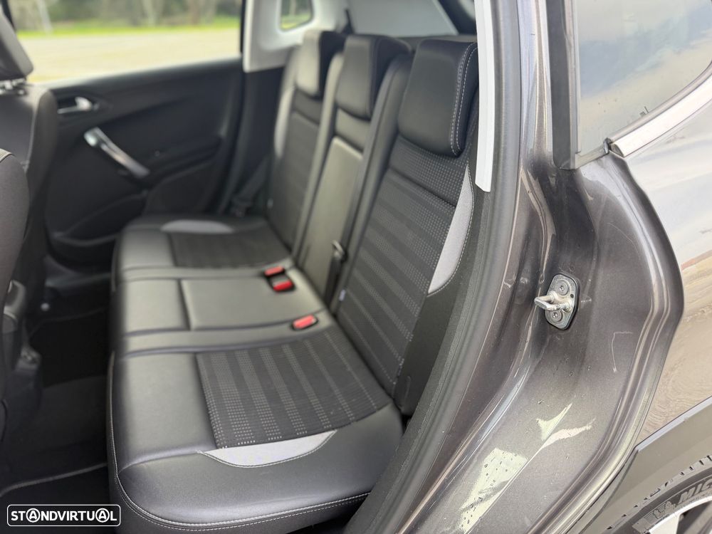 Peugeot 2008 1.6 BlueHDi Allure - 11