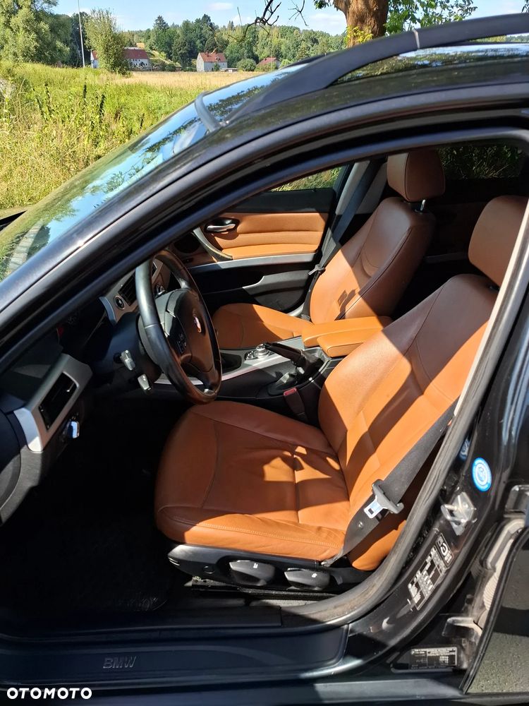 BMW Seria 3 320d xDrive - 10
