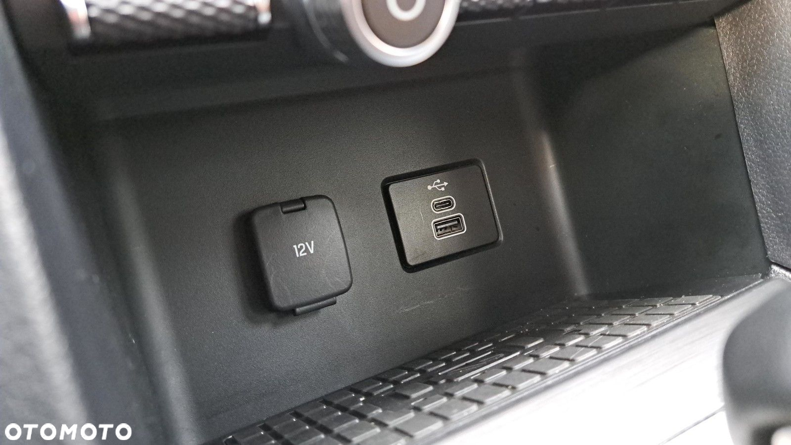 Volkswagen Amarok - 24