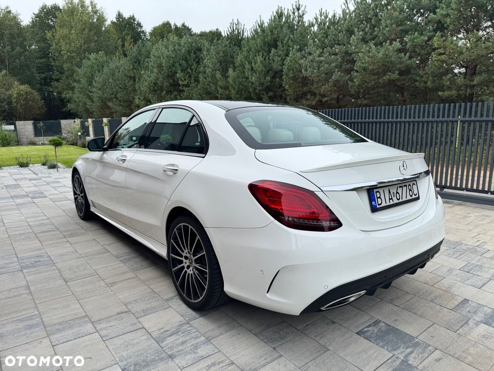 Mercedes-Benz Klasa C 300 4Matic 9G-TRONIC AMG Line - 2