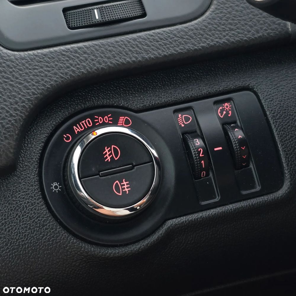 Opel Insignia 2.0 CDTI Cosmo S&S - 36