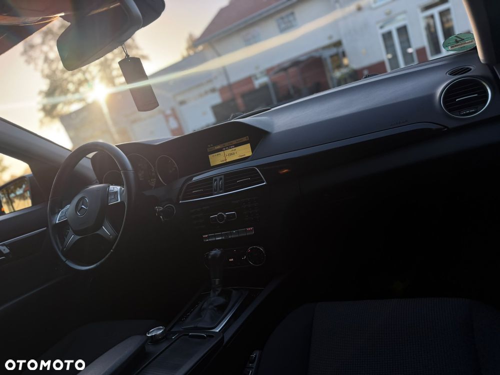 Mercedes-Benz Klasa C 220 CDI 7G-TRONIC Edition - 13
