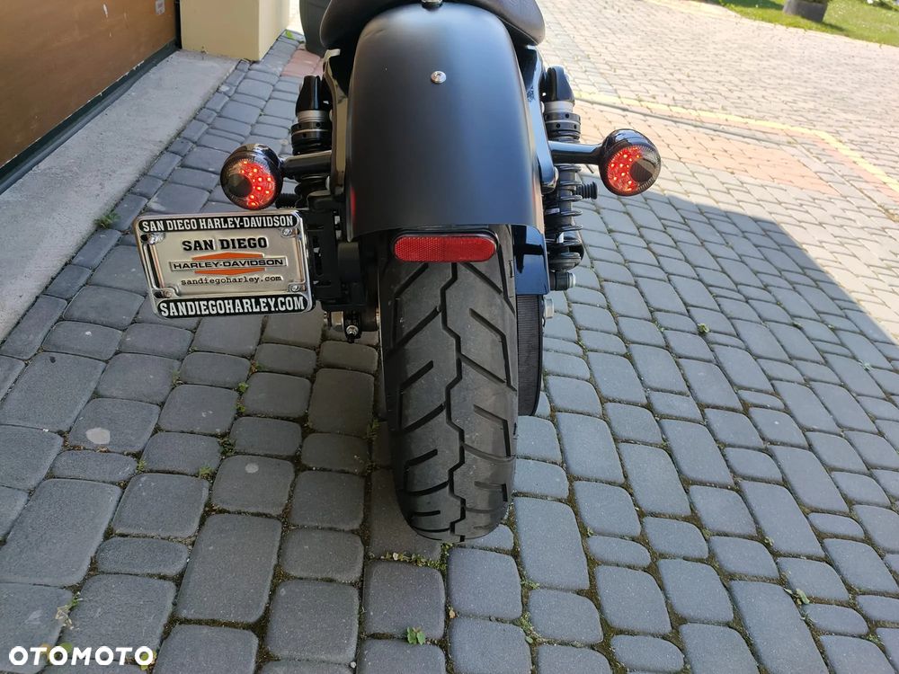 Harley-Davidson Sportster Iron 883 - 13